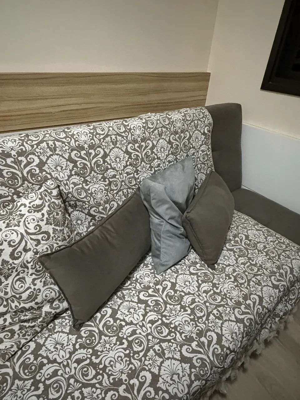 Sofá-cama Veludo 3 lugares cinza - Foto 2