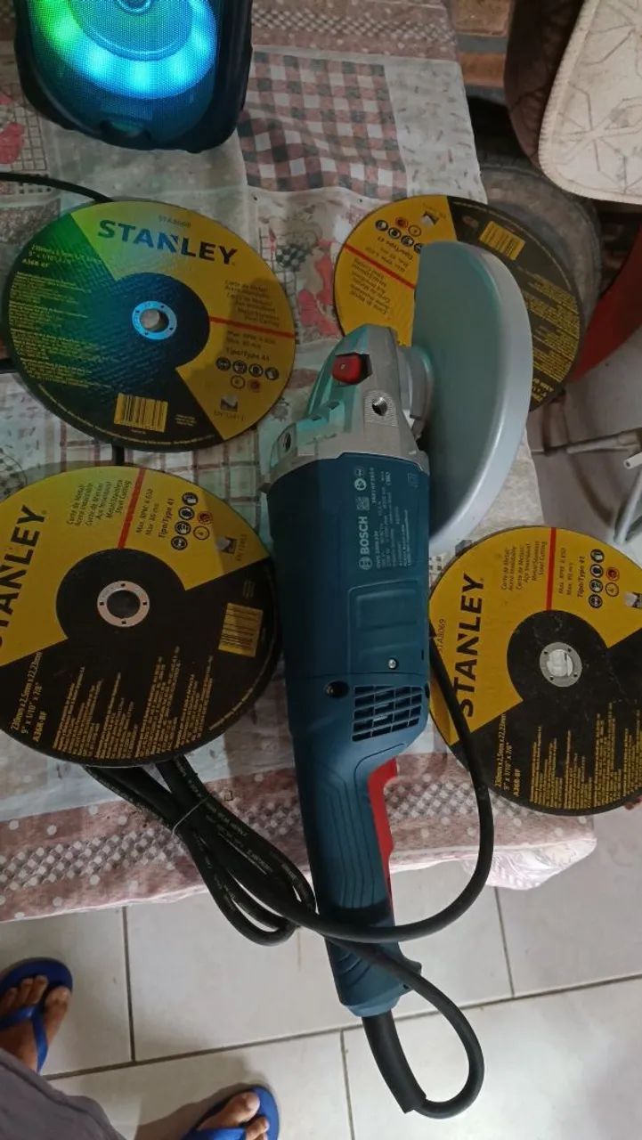 vendo esmilhadeira nova 220 9 polegadas 800 reais *