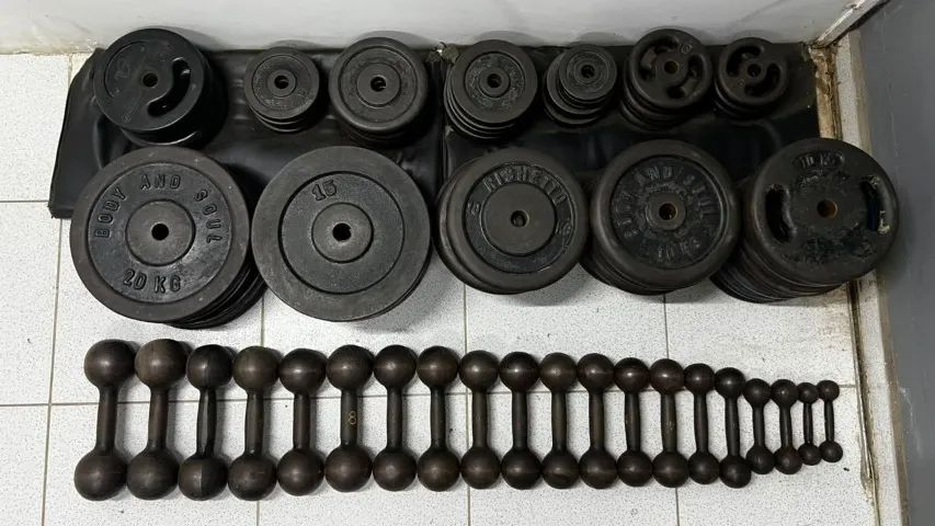 Anilhas de ferro da Righetto + Halters de ferro