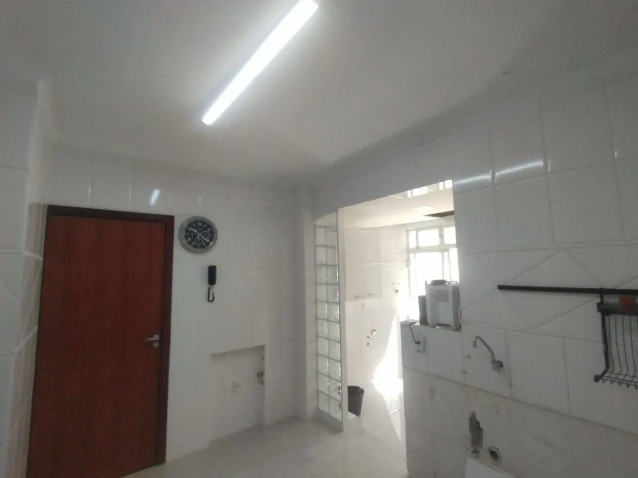Apartamento Semi Mobiliado com 4 quartos para Alugar em Coqueiros. - Foto 5