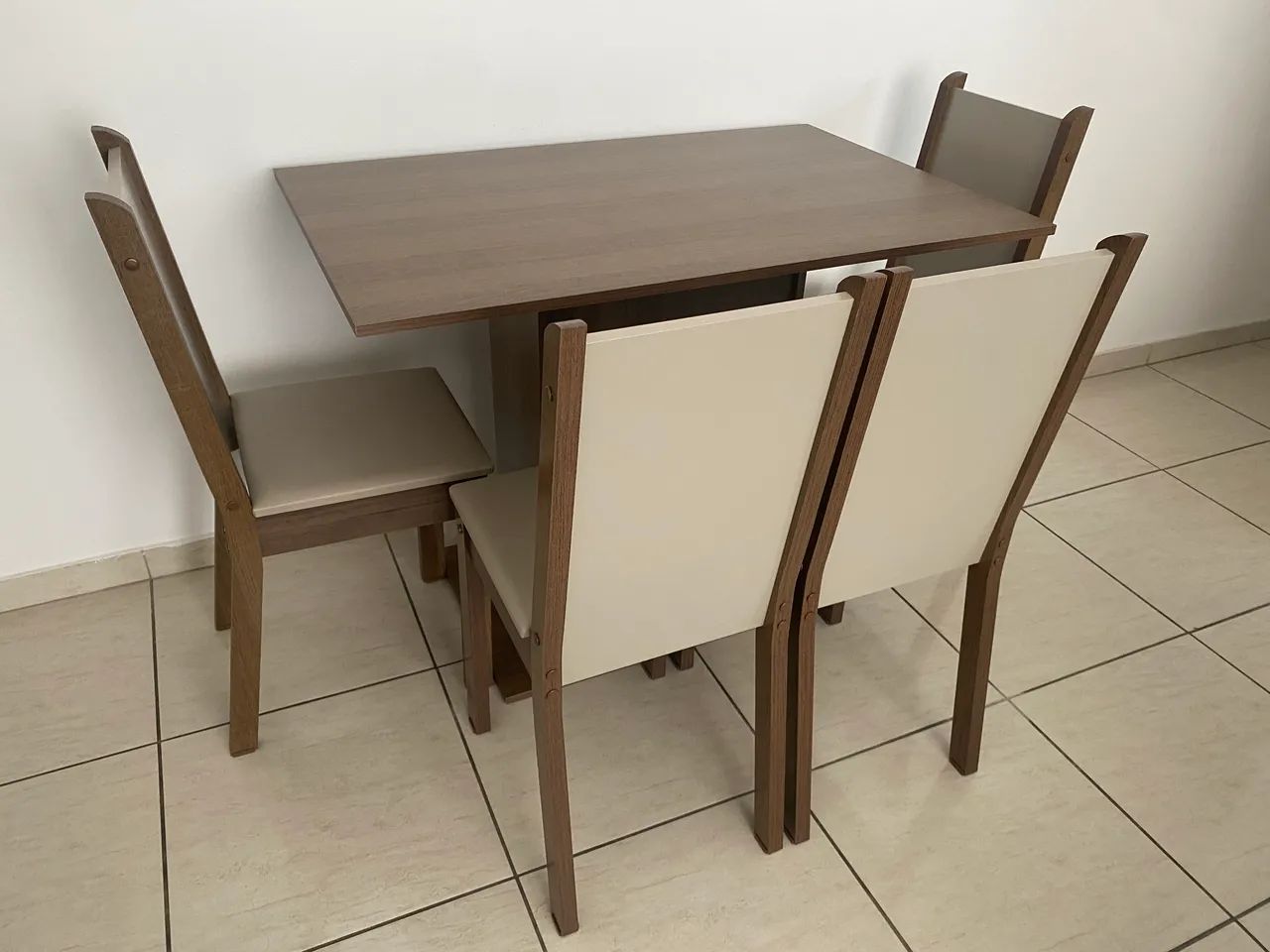 Mesa de Jantar (4 cadeiras) 