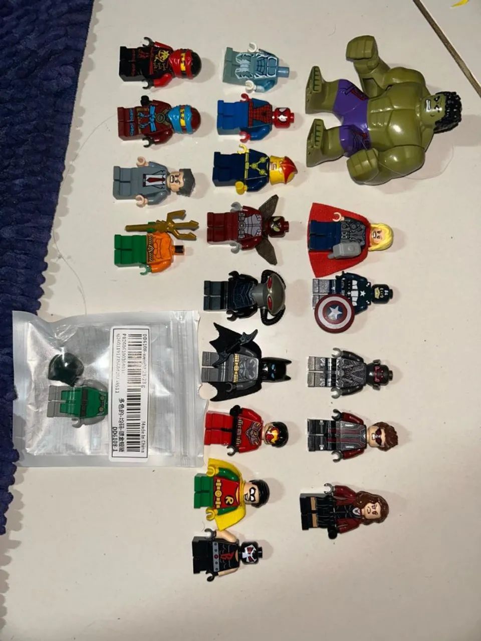 Lote LEGO mini figs  - Foto 2