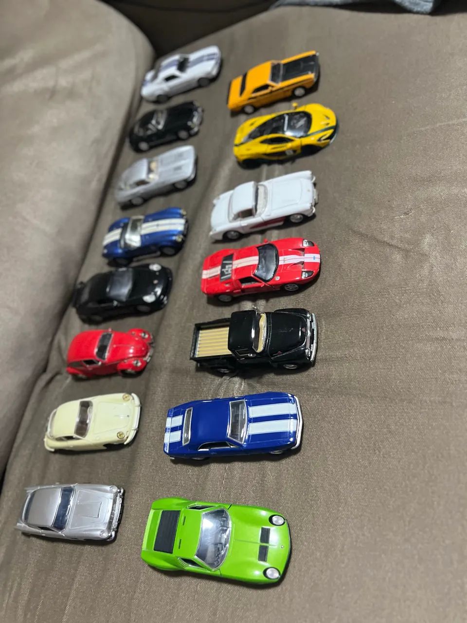 Carrinho colecionável lote 15 carrinhos 