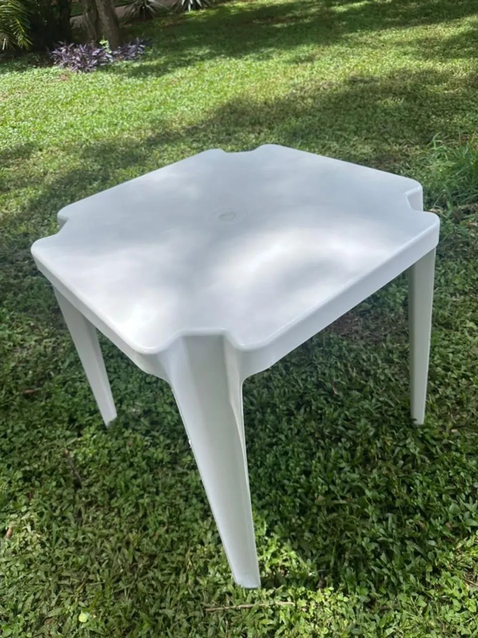 MESA DE PLÁSTICO MODELO PIRINÓPOLIS EMPILHÁVEL 70X70  - Foto 2
