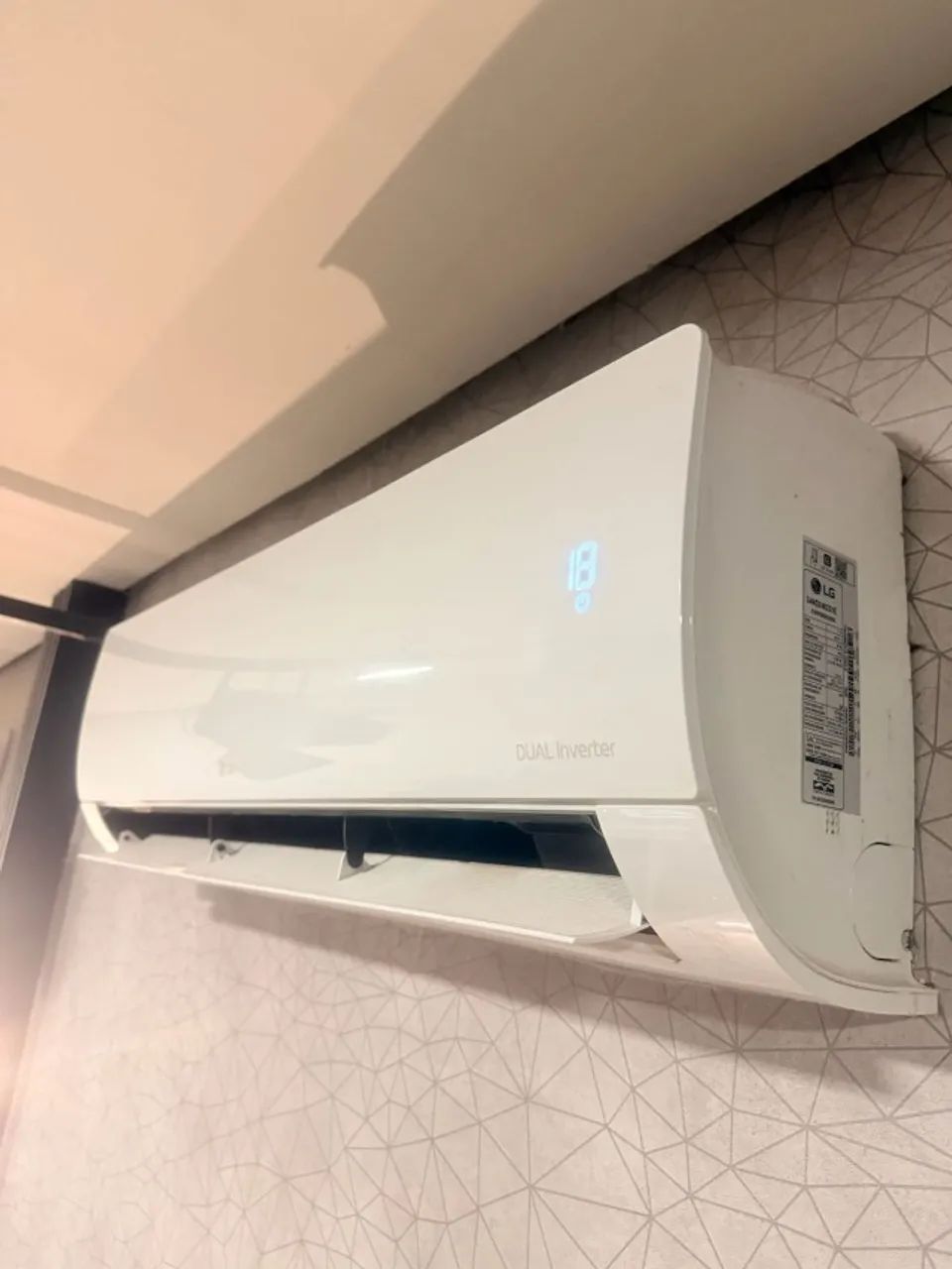 Ar condicionado LG Dual Inverter 22.000 Btus (poucos meses de uso)
