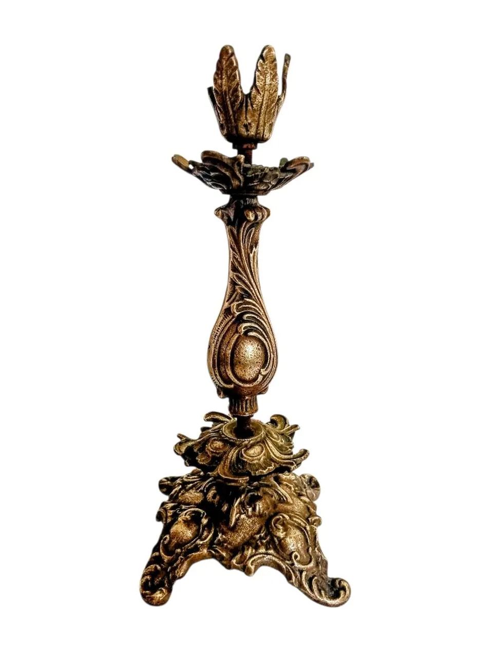 Castiçal antigo de bronze