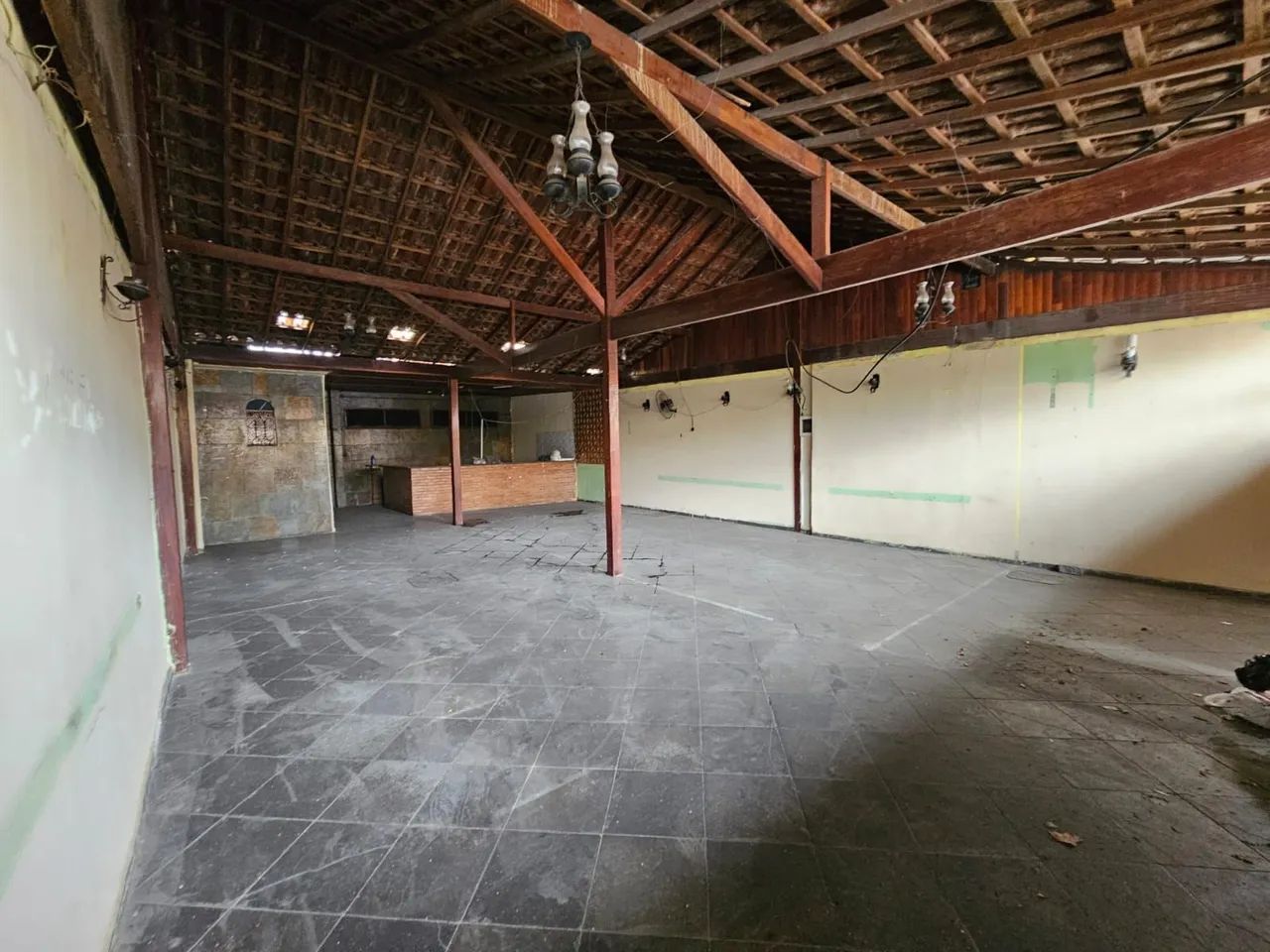 Aluga-se excelente espaço comercial no centro de Bangu!!!  - Foto 4