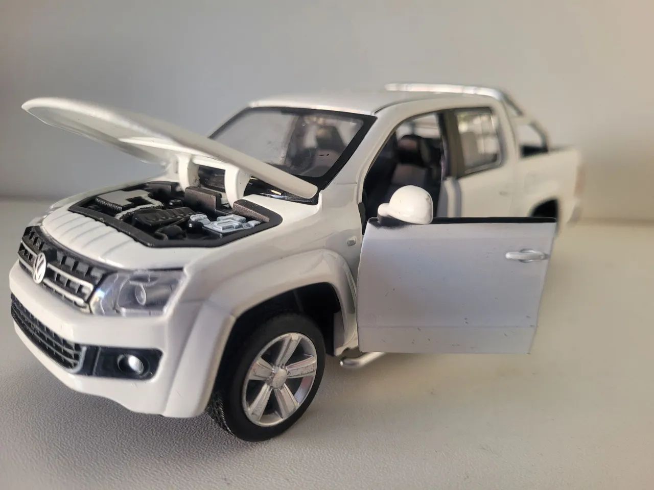 Miniatura Amarok 1/26 - Foto 3