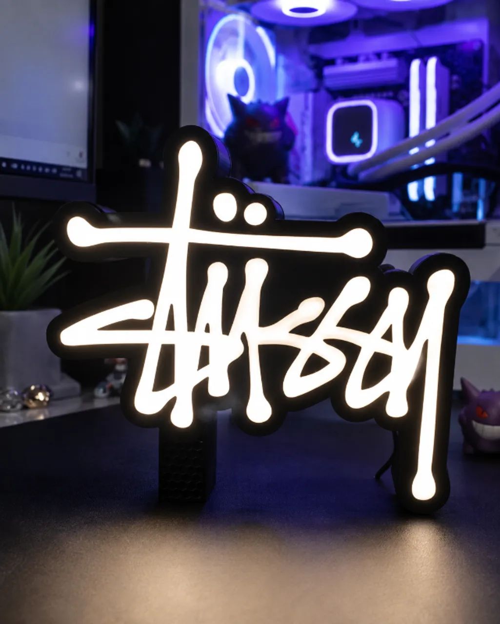 Luminária Stüssy LED Decorativa para Setup e Quarto