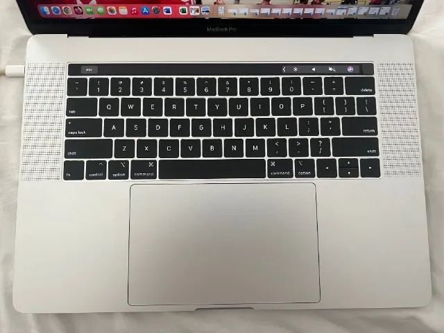 MacBook Pro 15 polegadas Intel Core i7 6-Core - Foto 2