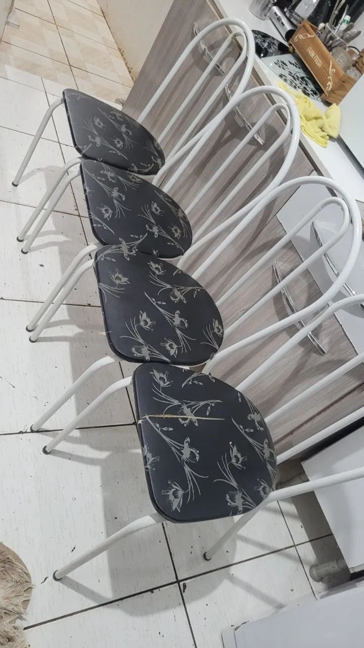 Mesa com cadeiras  - Foto 2