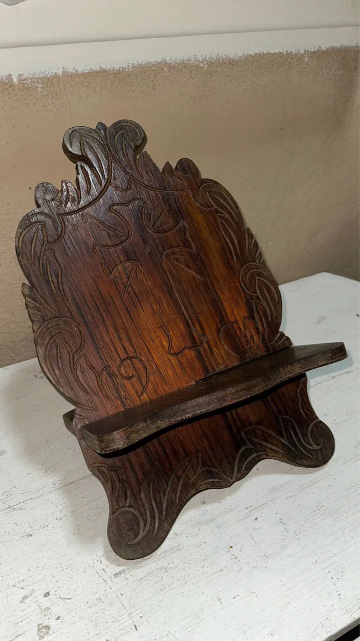 Suporte para biblia em madeira