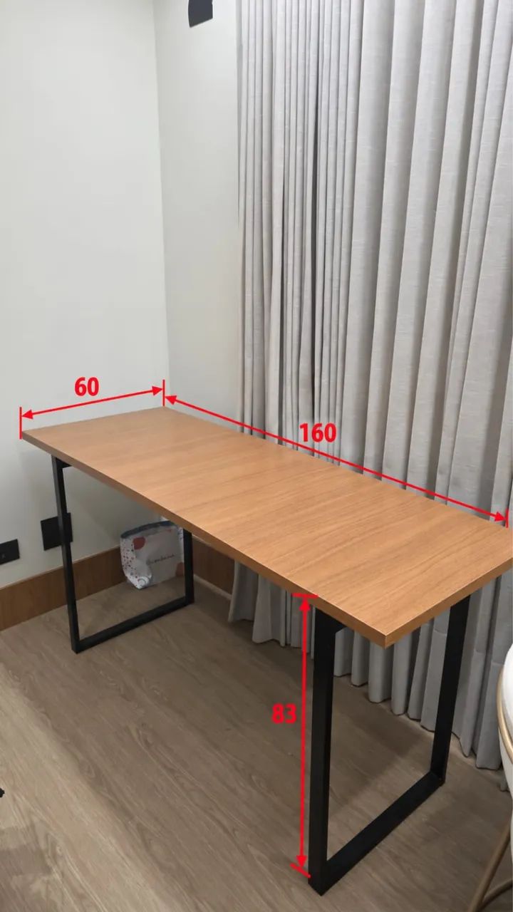 Mesa/escrivaninha 