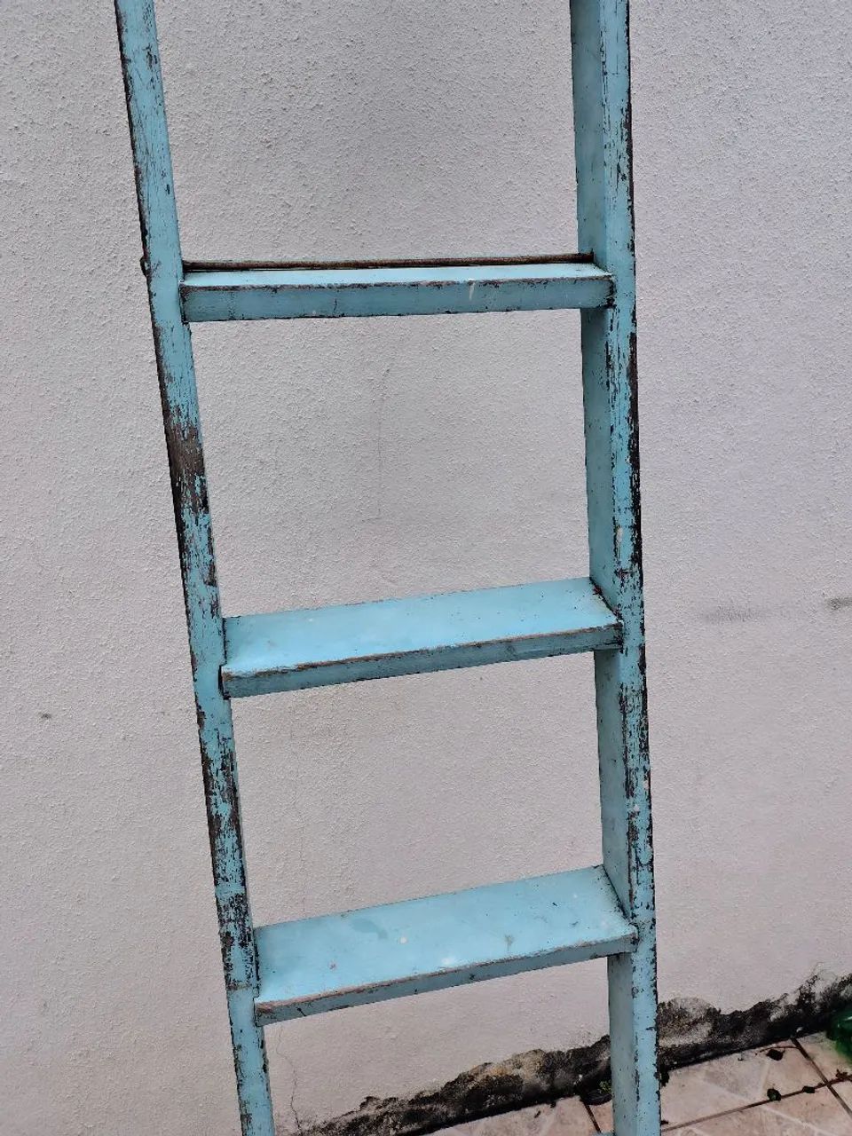 ESCADA EM MADEIRA MACIÇA  - Foto 3