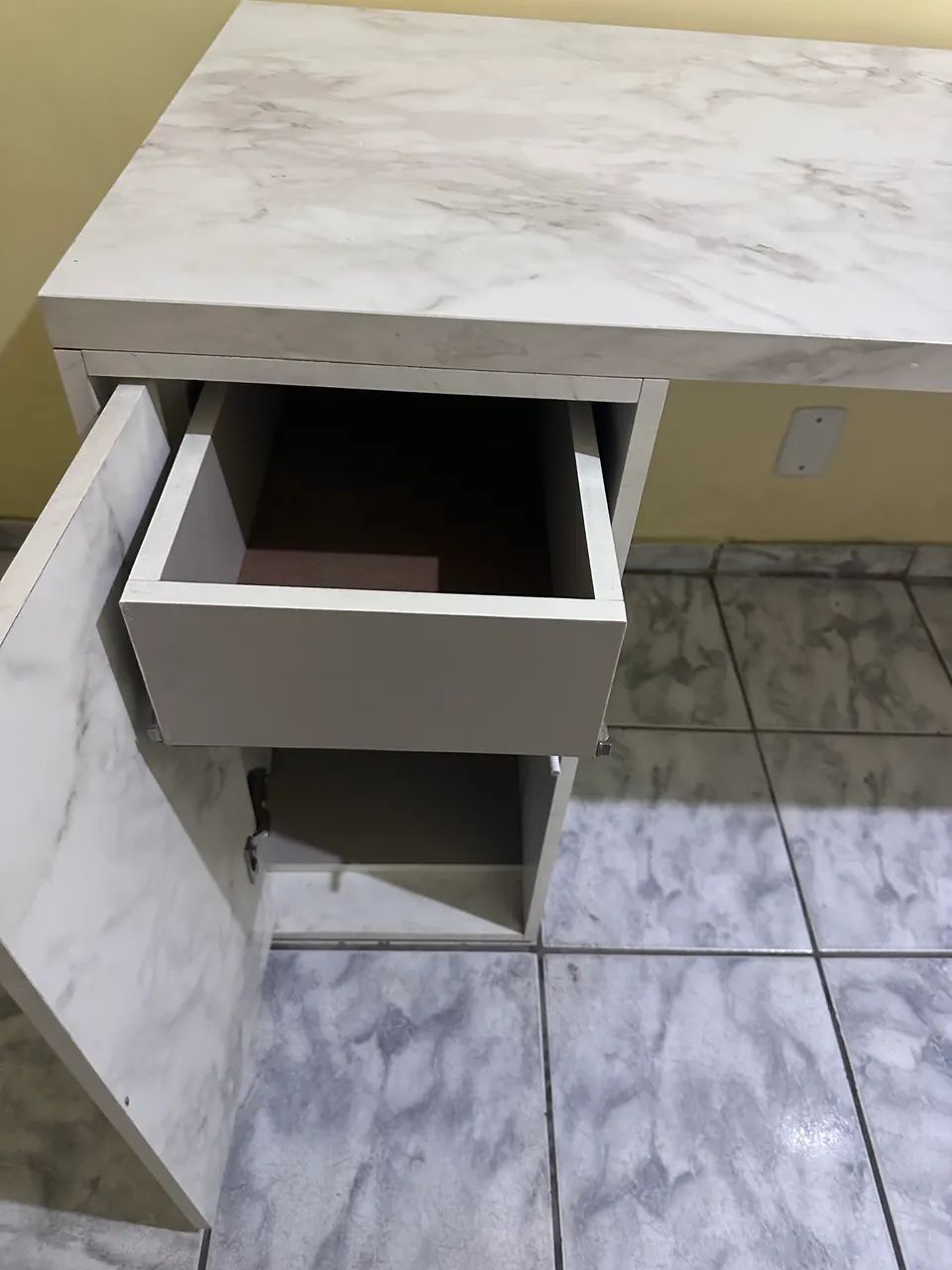 Mesa escritório MDF marmorizada  - Foto 3