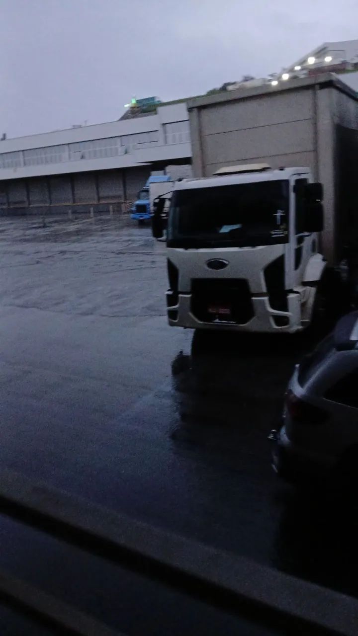 Ford cargo 1317 2012 com chassi 8 metros - Foto 5