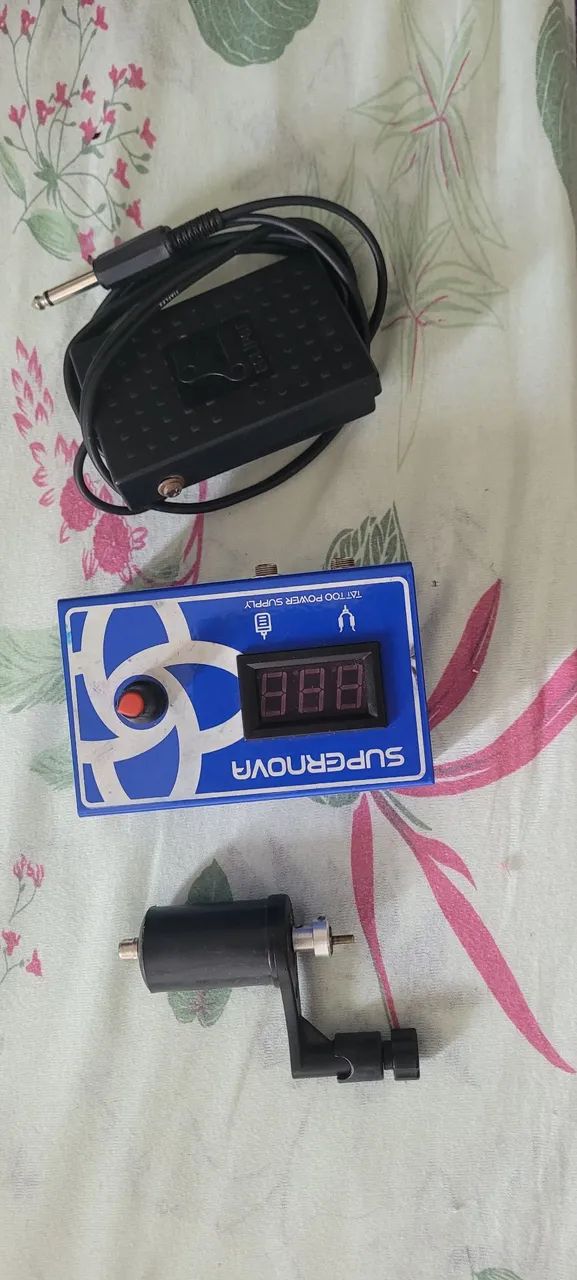 Maquina de tattoo, pedal e fonte