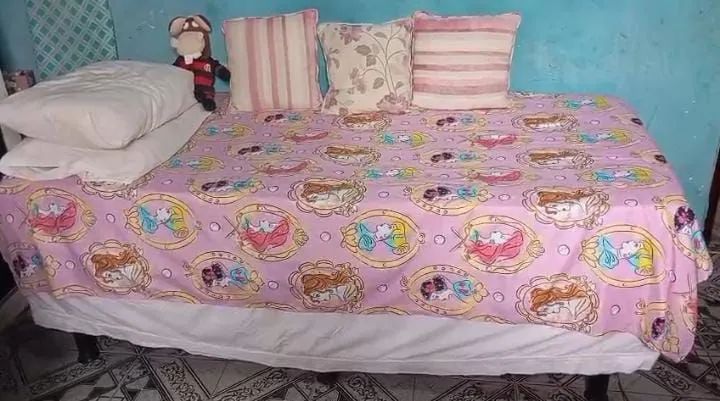 Cama box de solteiro com colchão 