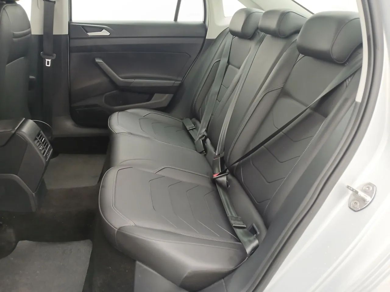 Volkswagen Virtus TSI 1.0 Flex 12V 4p Aut., foto 17 de 18