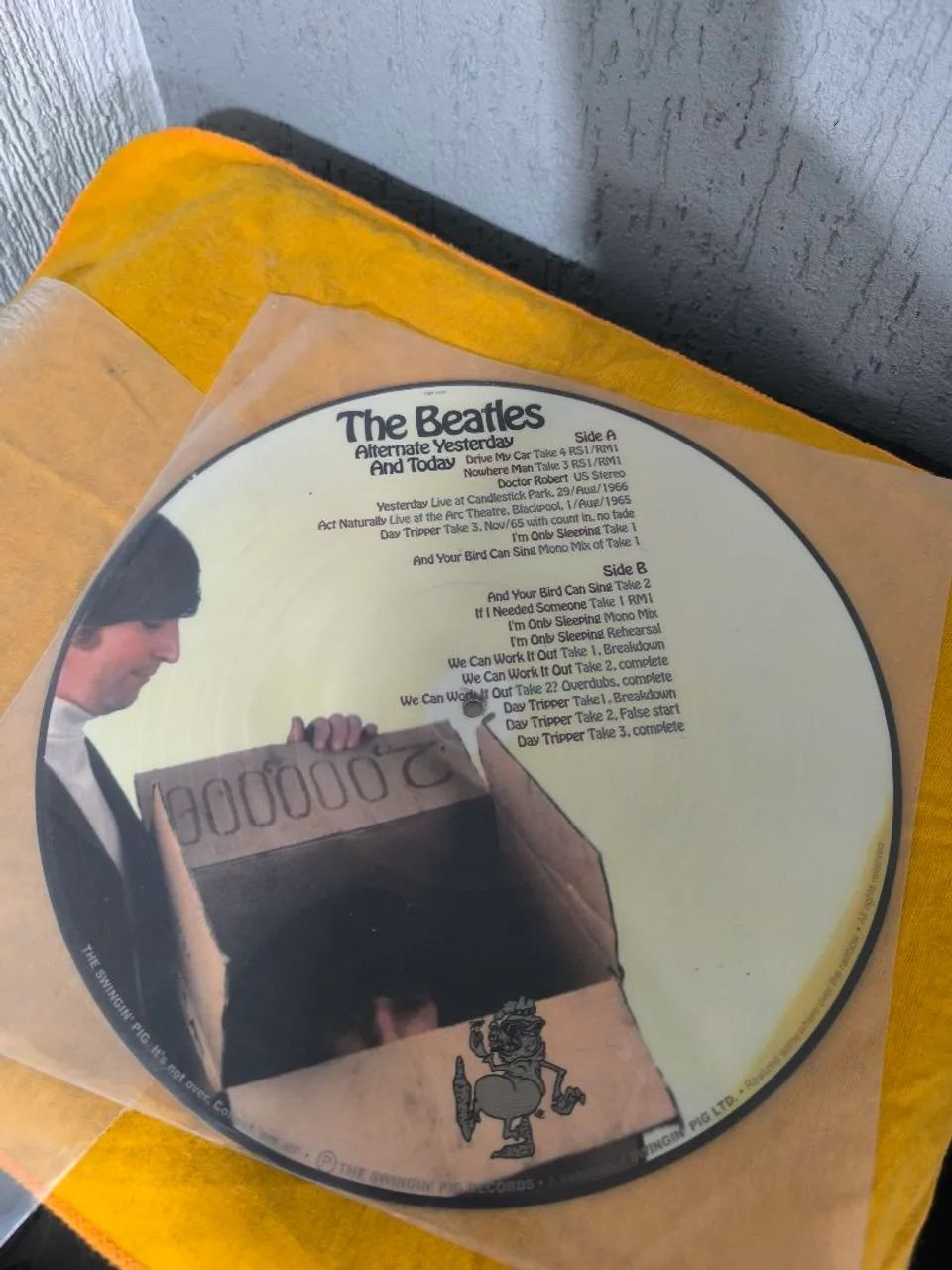 Picture disc Beatles,alternate yesterday and today  - Foto 2