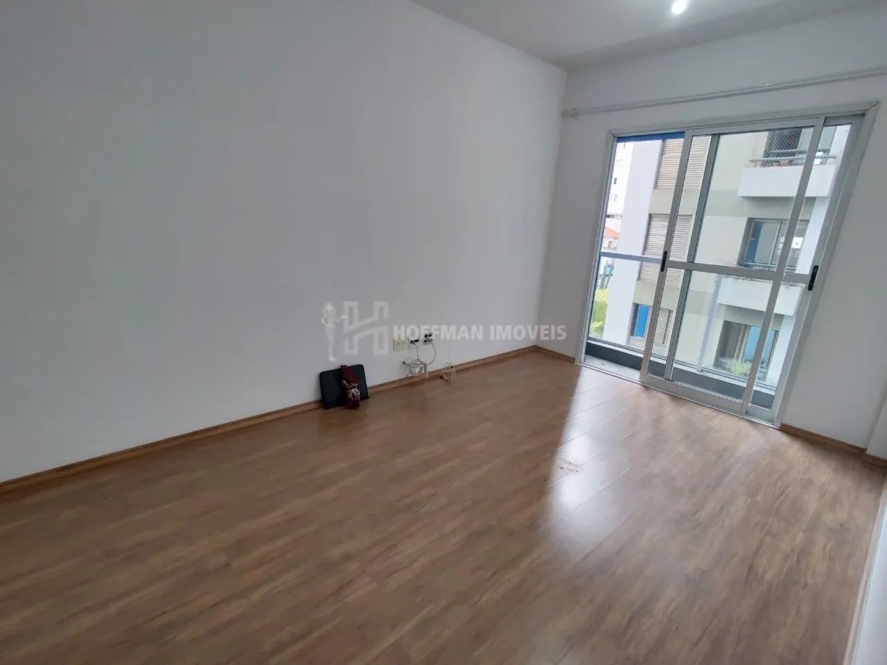 APARTAMENTO COM BOA LOCALIZAÇÃO