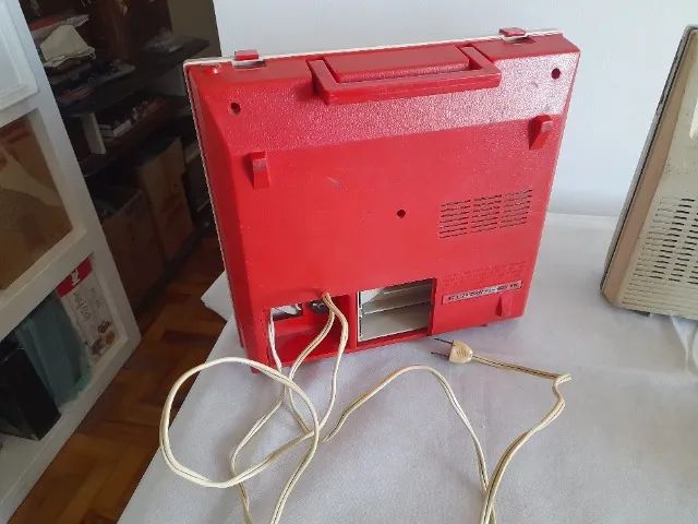 Vitrolas de Maleta Belair, sem teste, para reparo, ler a descrição - Foto 3