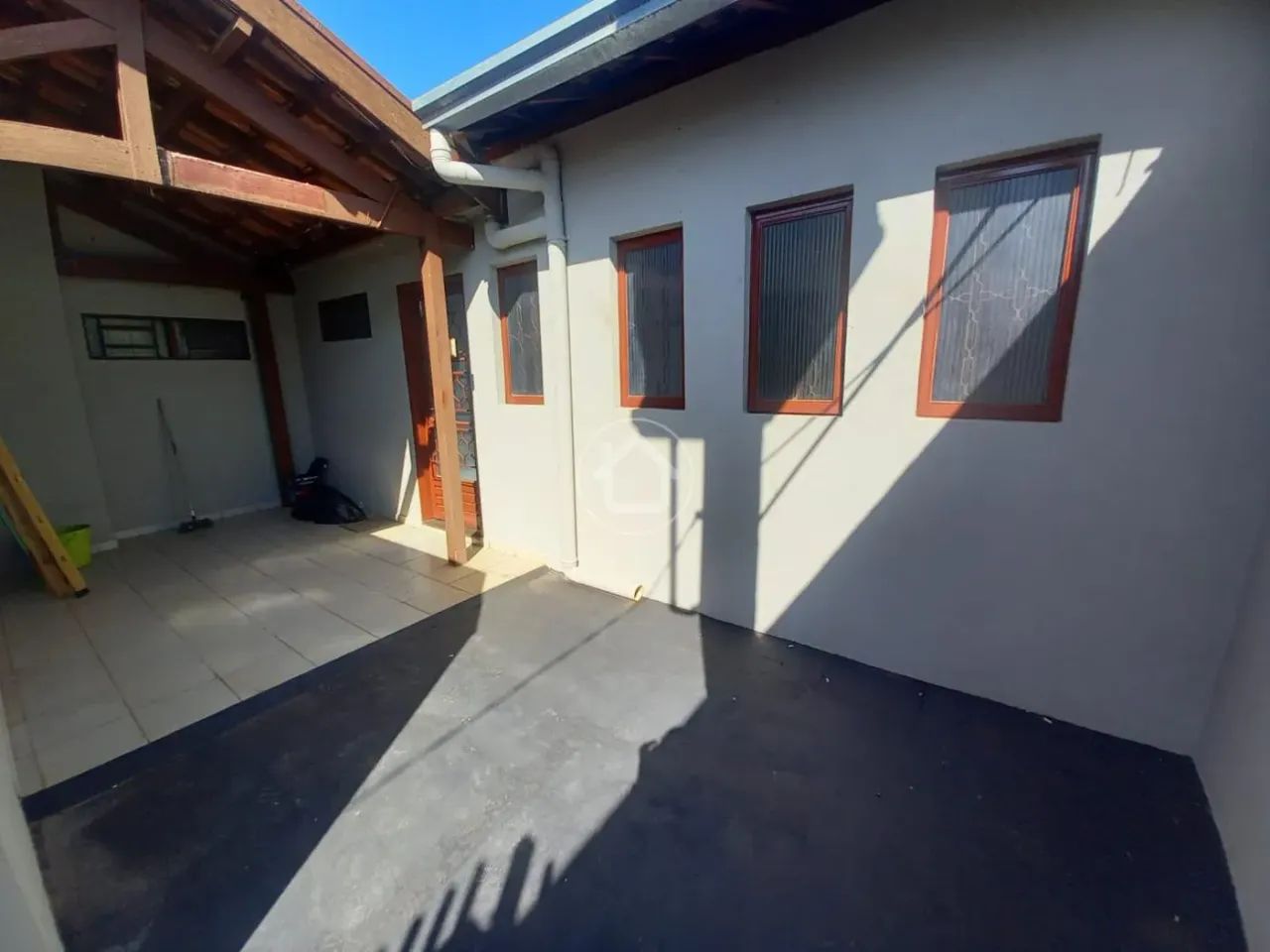 CASA 2 QUARTOS SENDO 1 SUÍTE NO BAIRRO UNIÃO