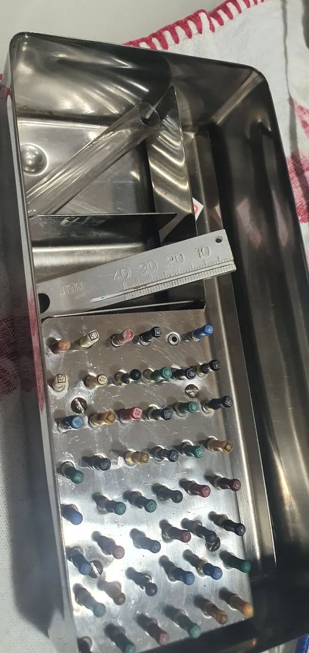 Caixa de metal de endodontia