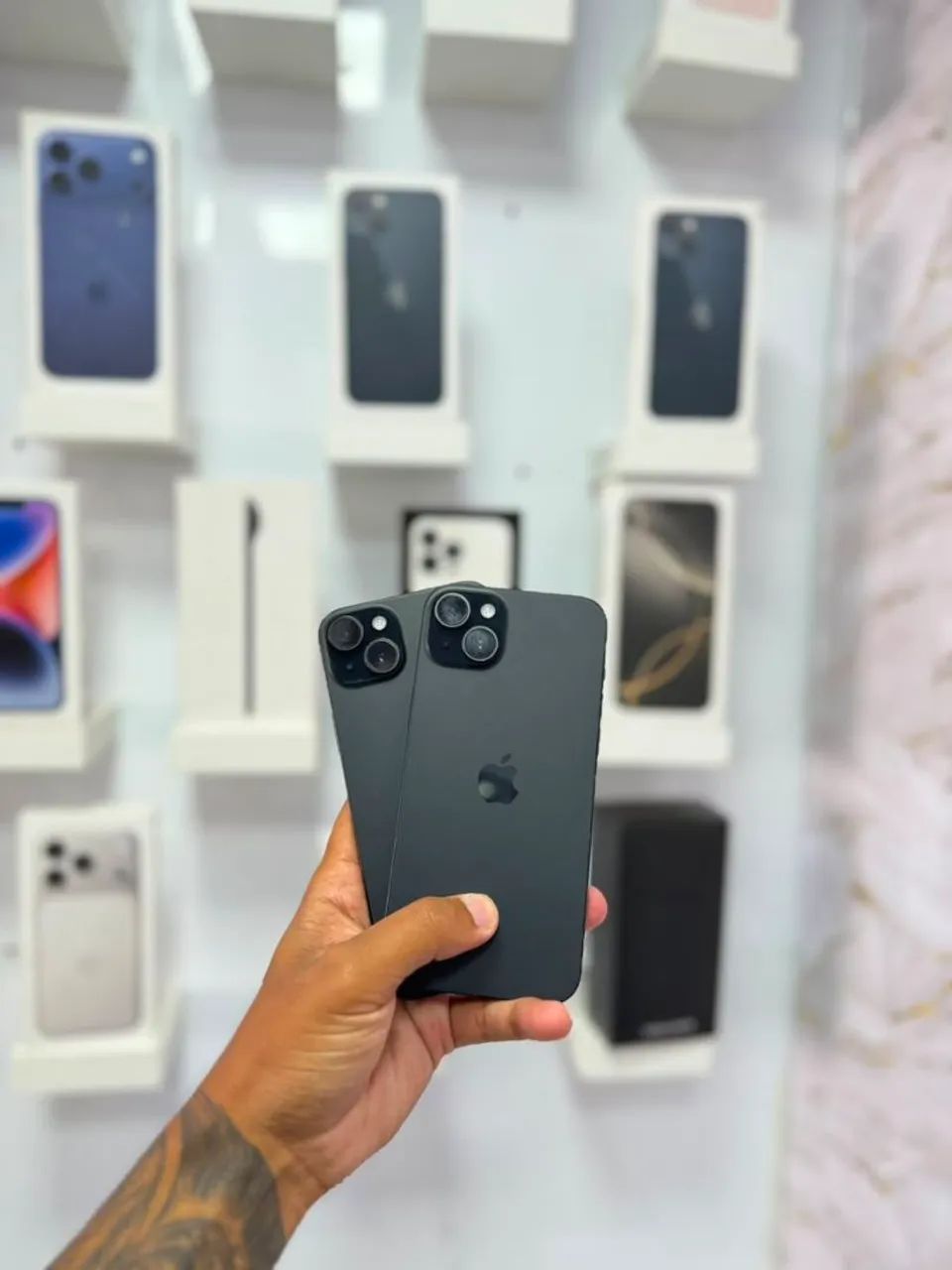 IPHONE 15 PLUS 128GB<br>R$ 3.250