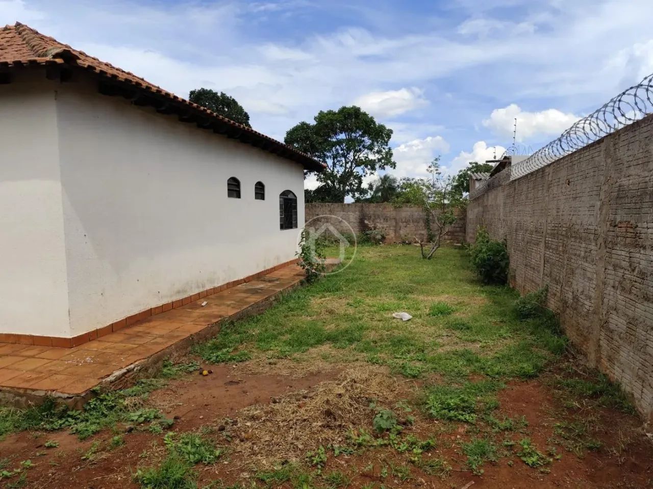AMPLO TERRENO EM BOA LOCALIDADE - Foto 4