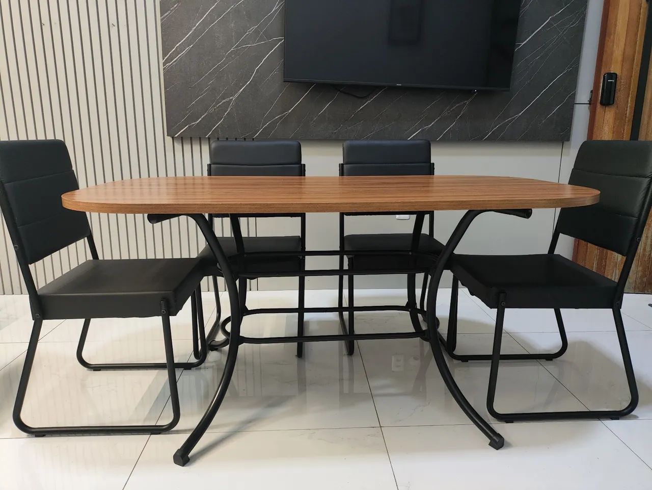 Conjunto de mesa e 6 cadeiras - Foto 3