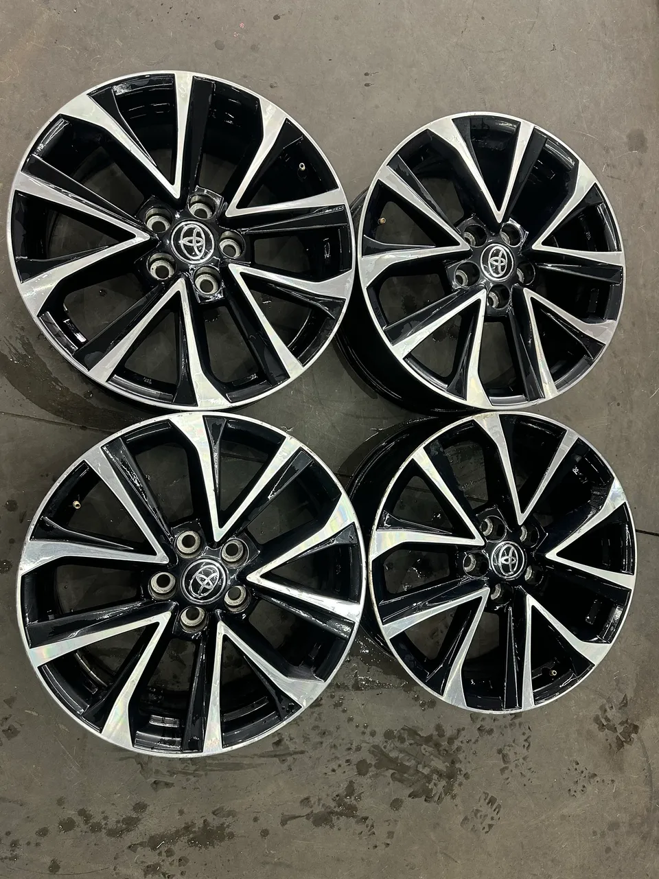 ローラ Rodas aro 18 Corolla Cross originais - Peças para carros, vans e