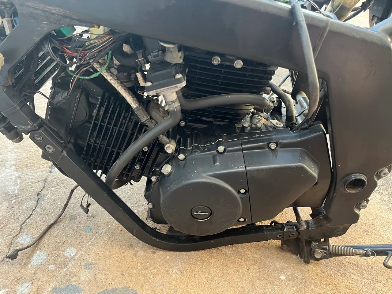 Vendo motor completo da Comet 250 com chicote - Foto 4