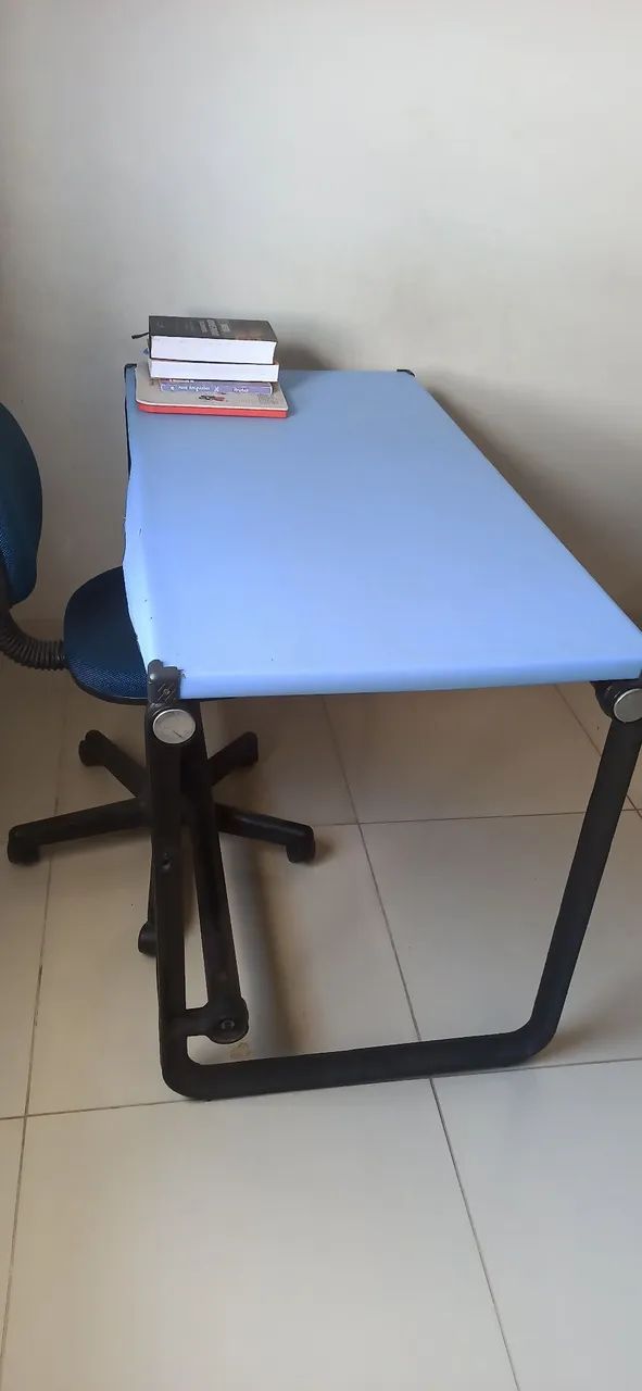 Mesa envelopada de madeira com base de ferro  - Foto 2
