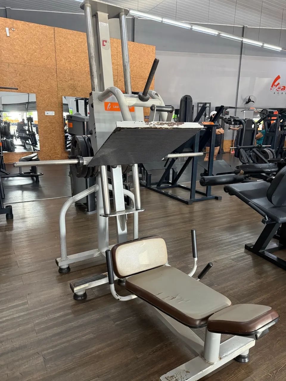 Leg press - Equipamentos de academia 