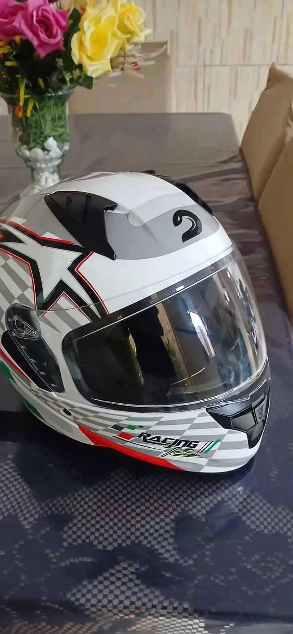 Capacete race tech novo 
