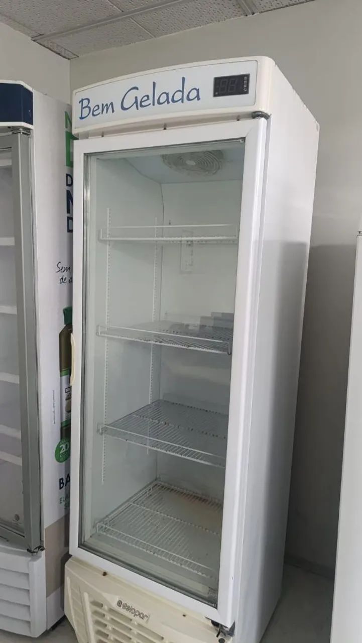 Geladeira expositora 