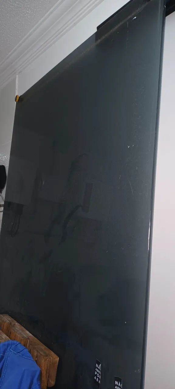 Mesa,rack e porta de vidro de correr. - Foto 4