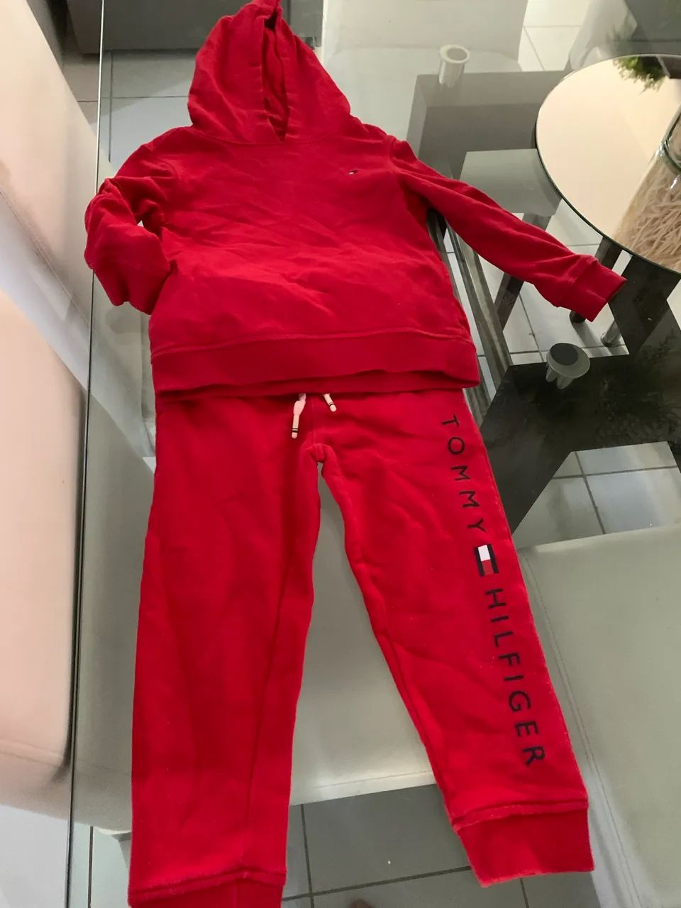 Conjunto MoletomTommy HILFIGER Original Camisa e Calça 4 e 5 Anos - Foto 2