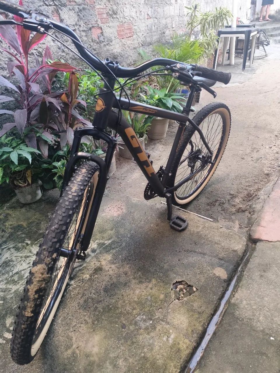 Bicicleta aro 29 gti semi nova  - Foto 4