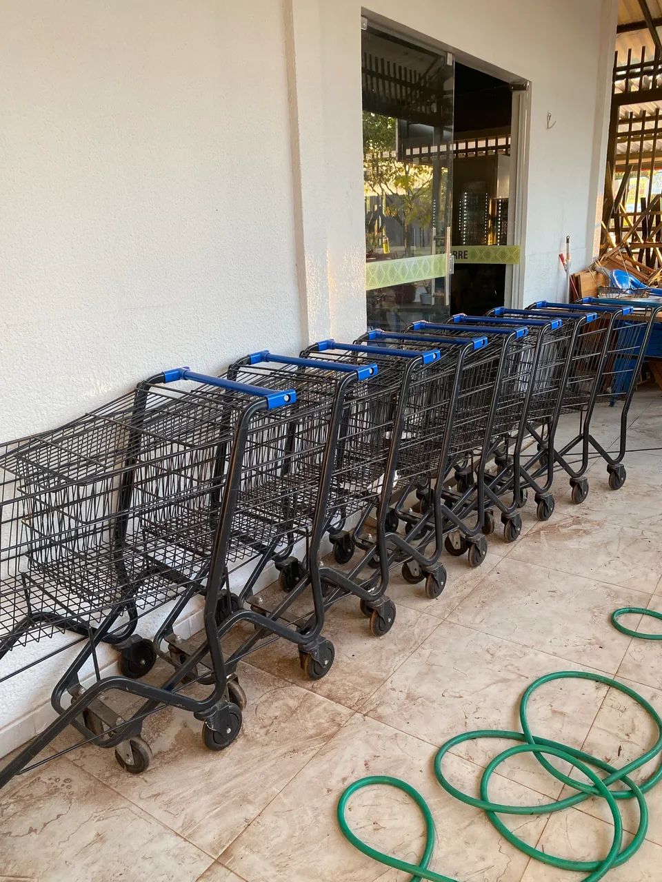 Carrinhos de supermercado  - Foto 2