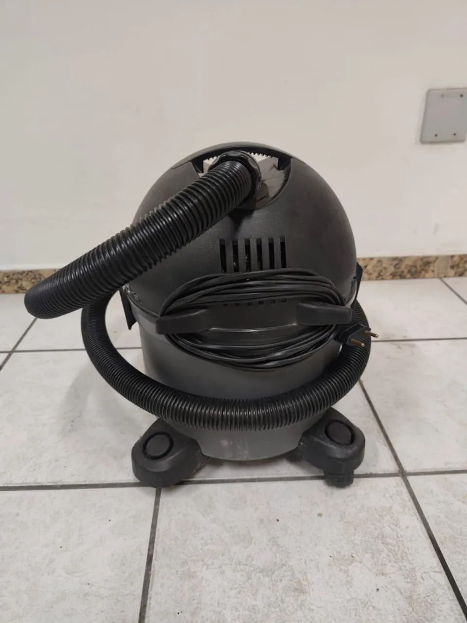 Aspirador  Pó e Agua Compact Lavor 1400W, Seminovo. - Foto 4