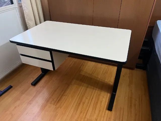 Mesa de Escritório Usada em Ótimo Estado - Foto 2