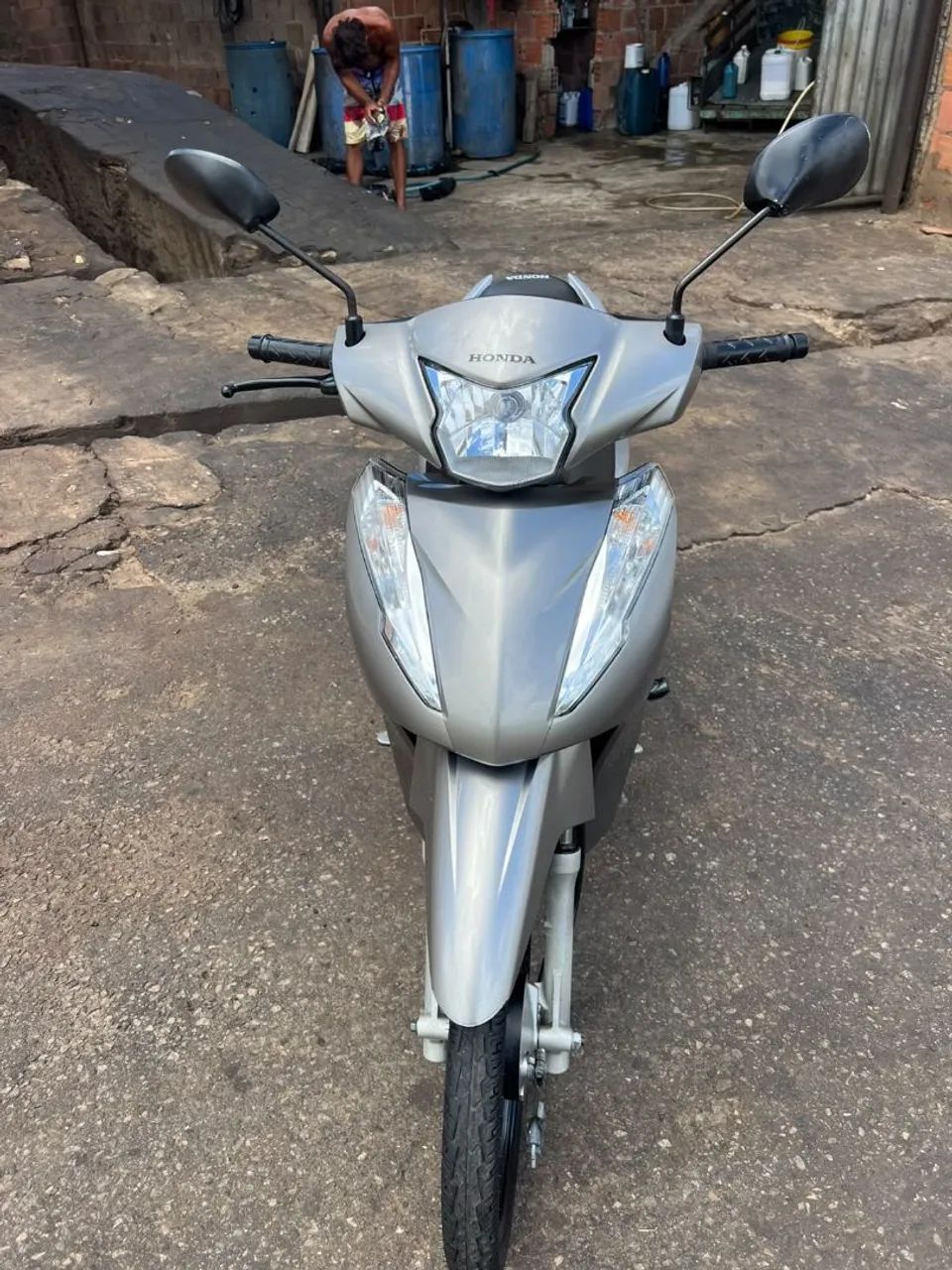 Moto em ótimo estado