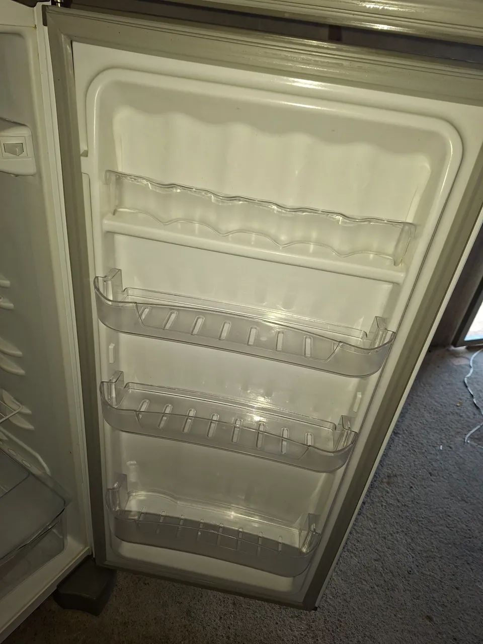 Refrigerador Esmaltec semi novo - Foto 5