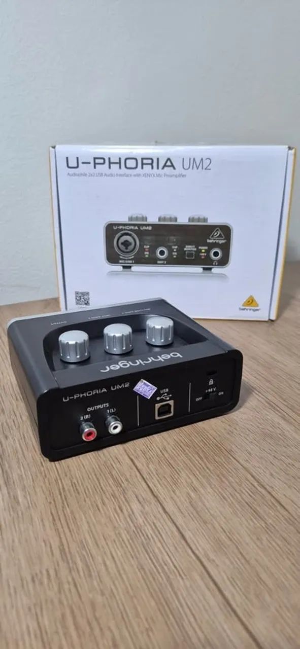 Interface de Áudio Behringer UM2 - Foto 3