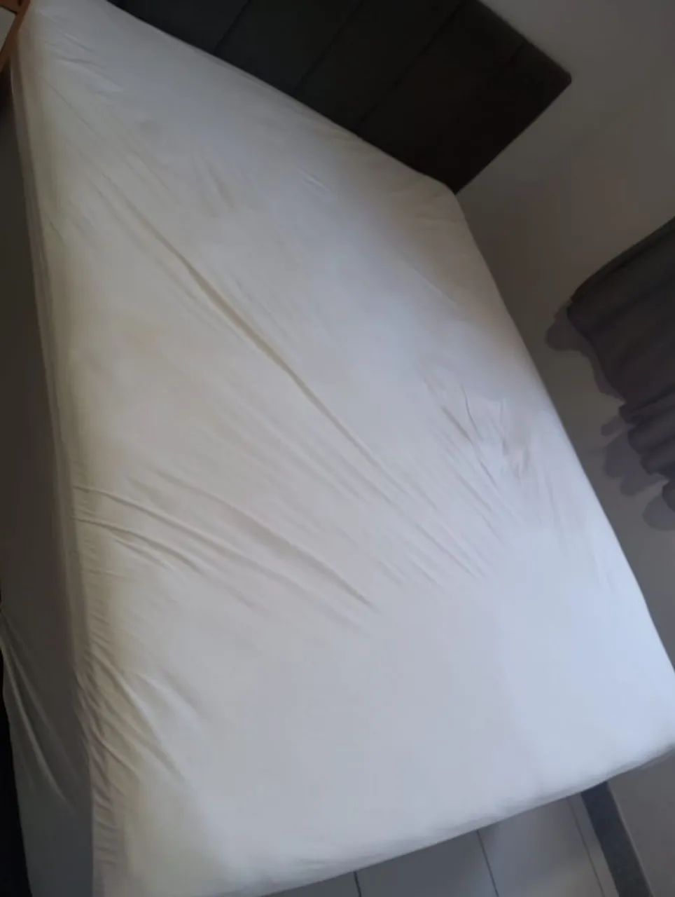 Vendo uma cama Queen 