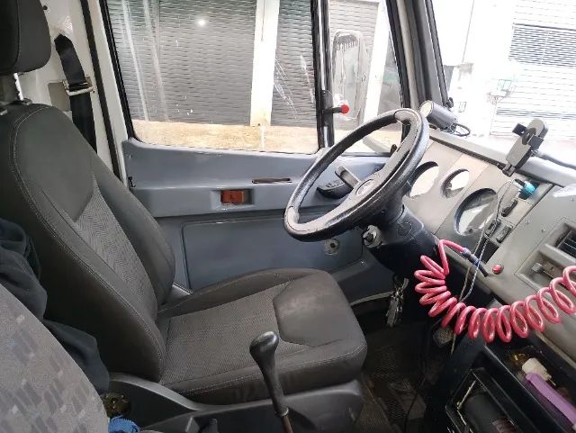 Mercedes 710 - Foto 3