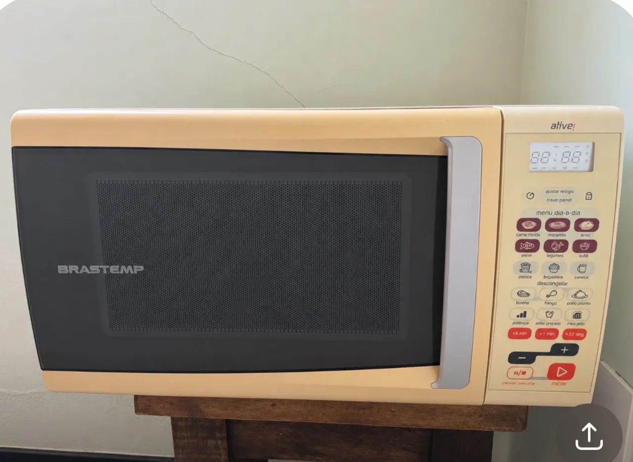 Microondas Brastemp 30L (grande) - Foto 3