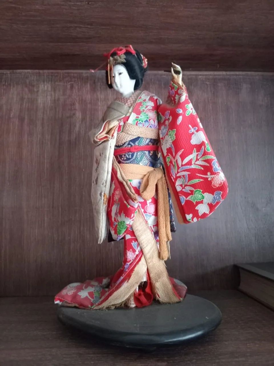 Boneca oriental decorativa estilo gueixa japonesa